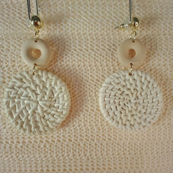 RATTAN White Earrings Round Dangle Drop 3" Earrings - Picture 1 of 3